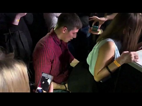 ❤️ ʻO ka moekolohe maoli i loko o kahi hale kalapu ʻo Rūsia. 18-makahiki-kahiko Lūkini kaikamahine i loko o ka anus a me ka vagina fucked i loko o ka nightclub ️ Super porn ma haw.yespornpics-com.ru ﹏